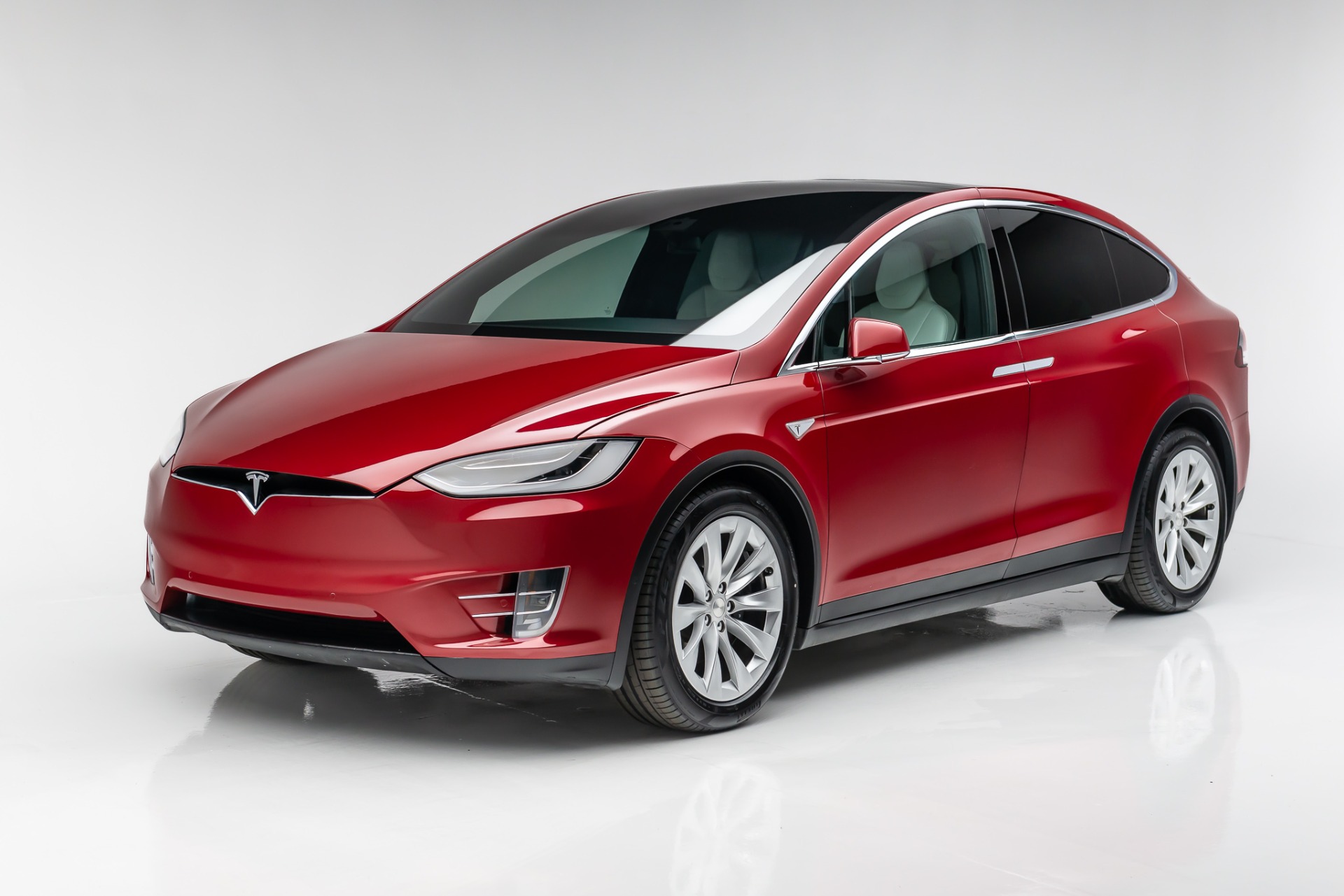 Tesla model x store 90d range