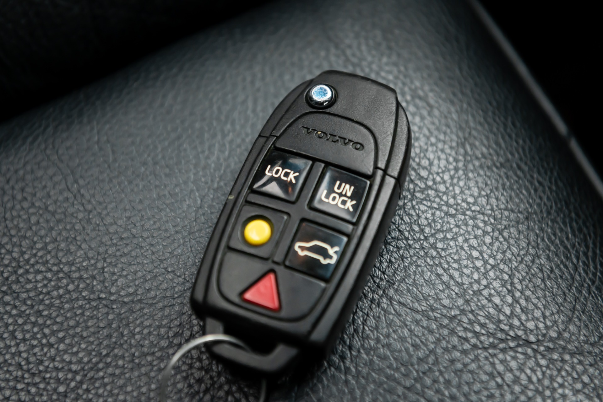 2010 volvo xc90 key 2024 fob battery replacement